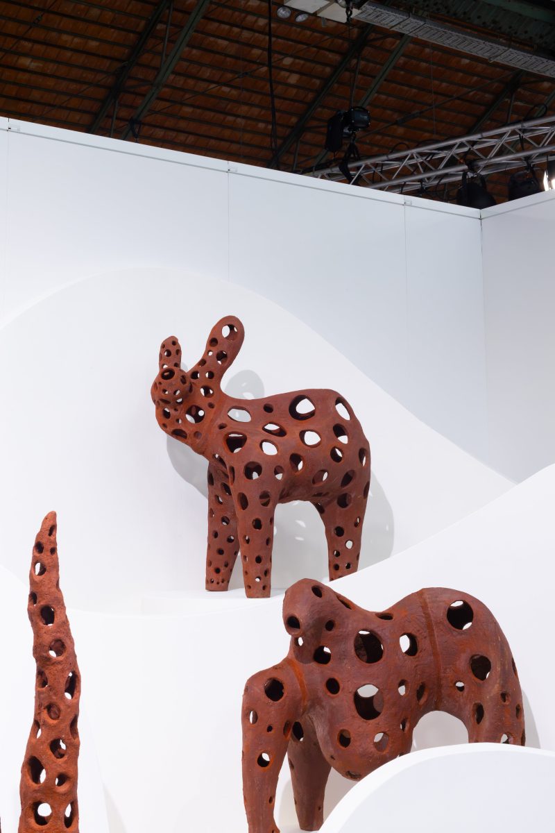 "Canidé" sculpture