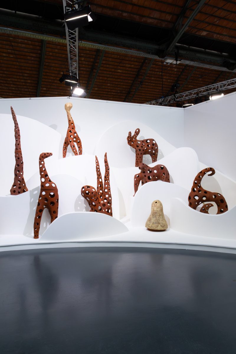 "Canidé" sculpture