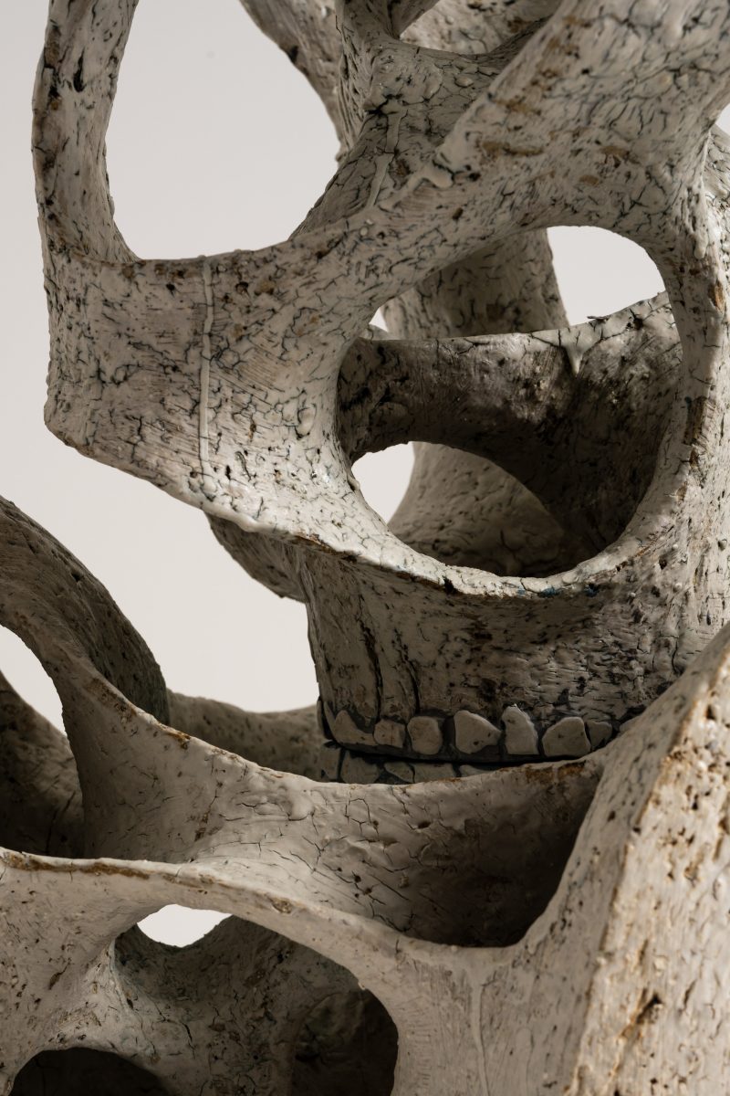 "L'Entrelacs Éclos" sculpture