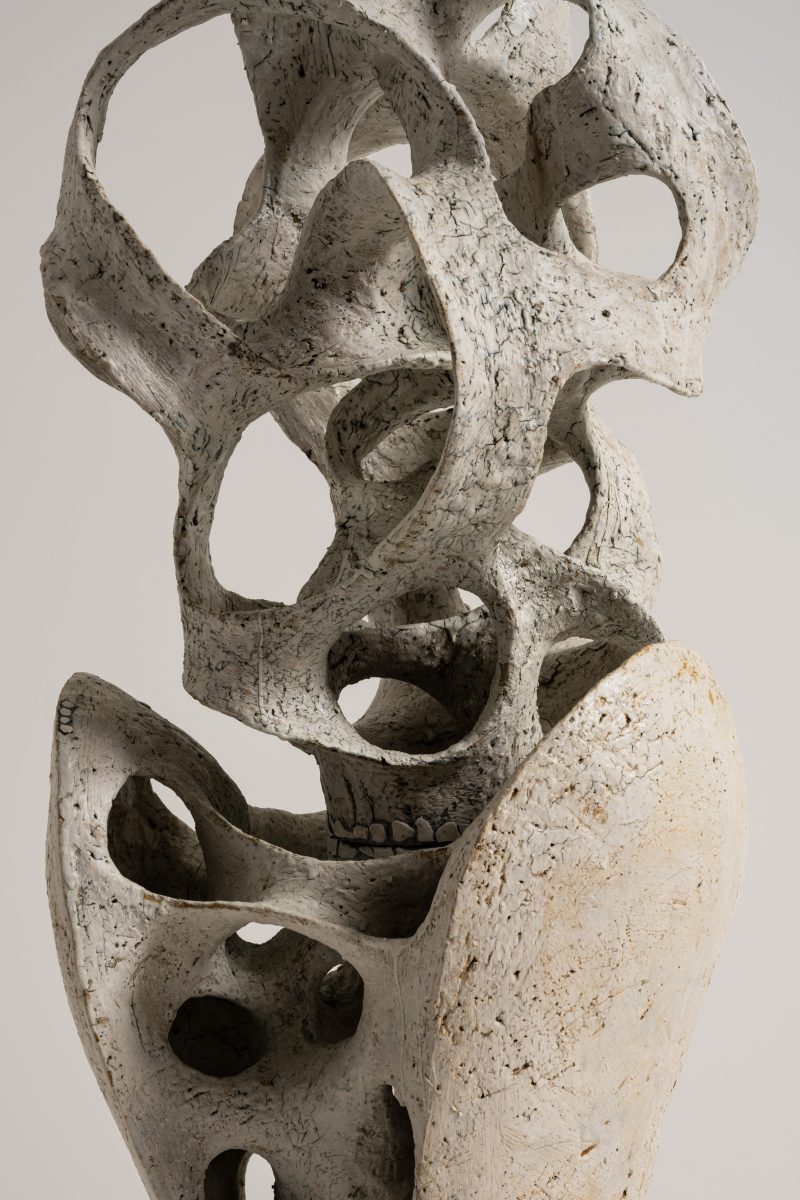 "L'Entrelacs Éclos" sculpture