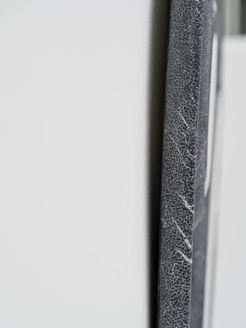 "Kio" mirror