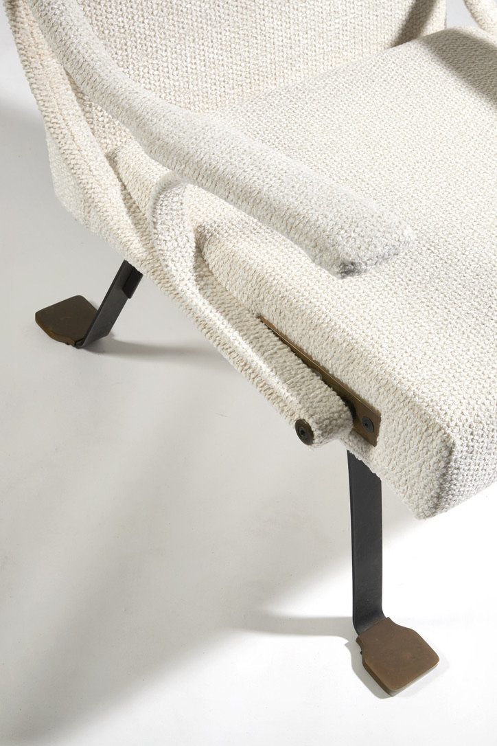"Digamma" Armchair