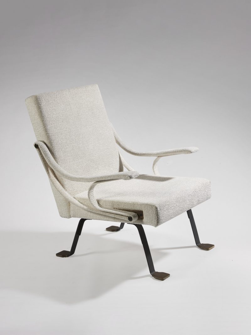 "Digamma" Armchair