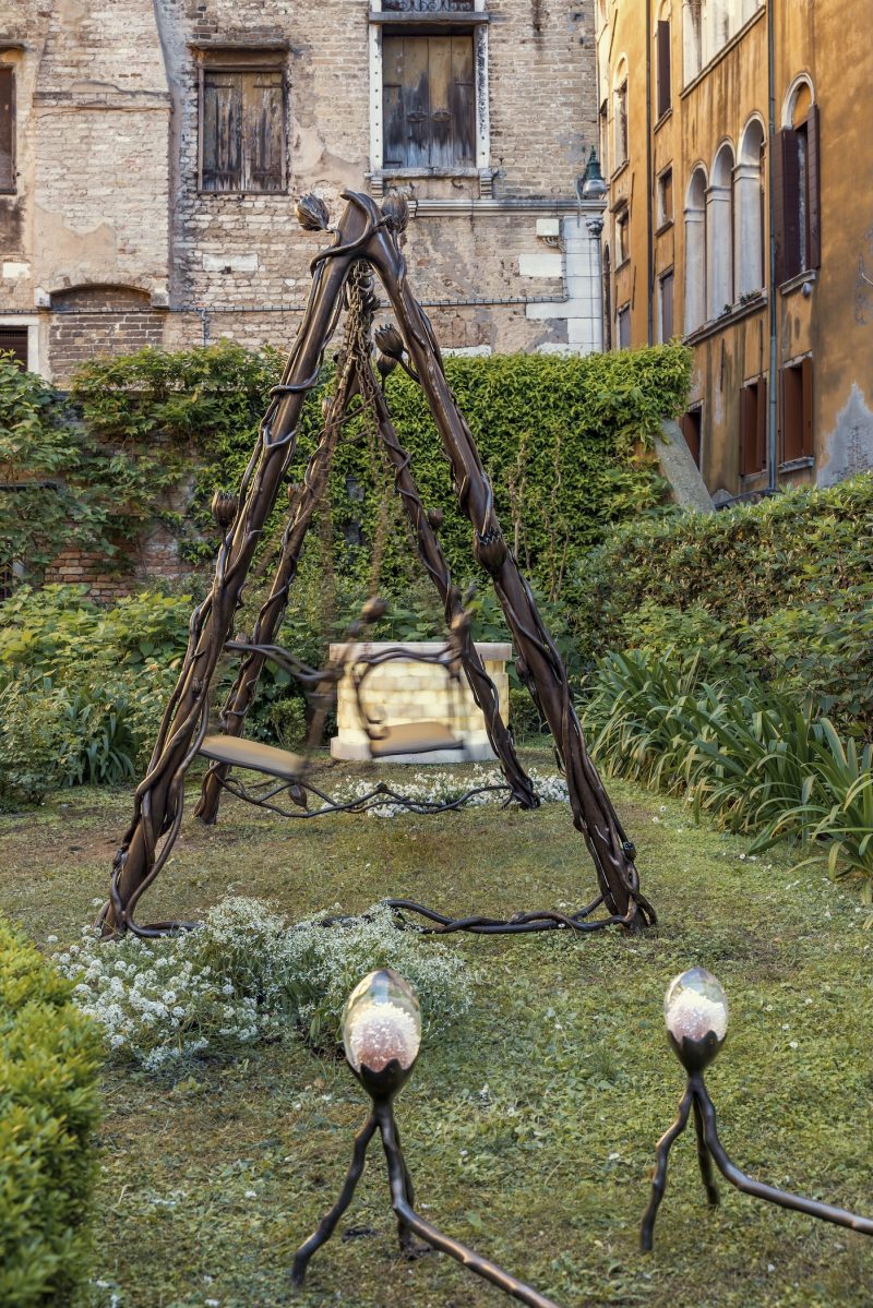 "Effi Briest" swing set