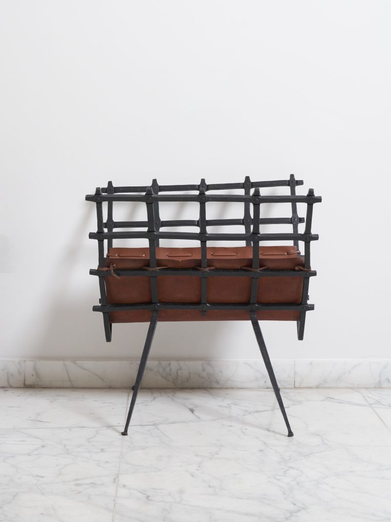 Magazine Stand