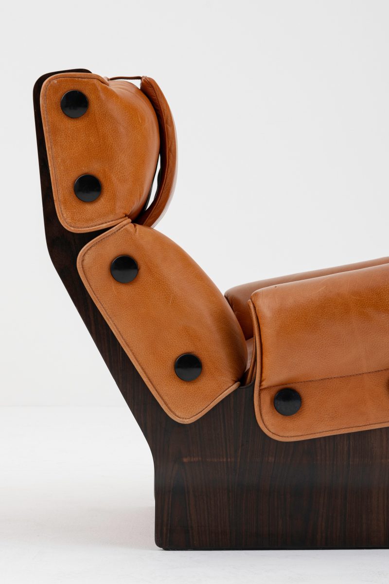 "Canada" armchairs with footrests