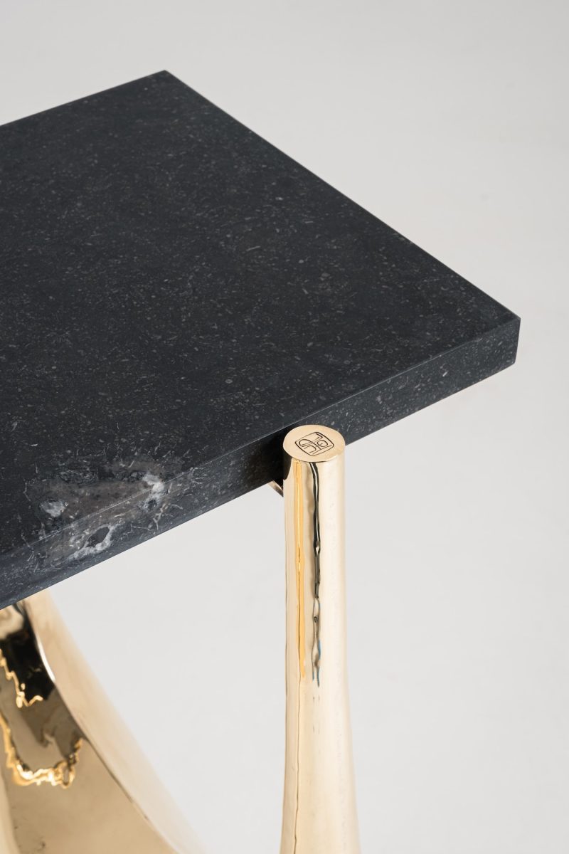 "Gombert" console