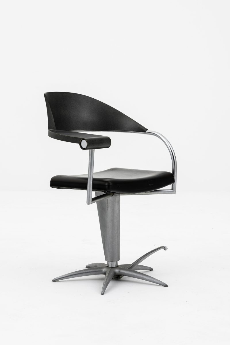 “Techno” pair of barber chairs