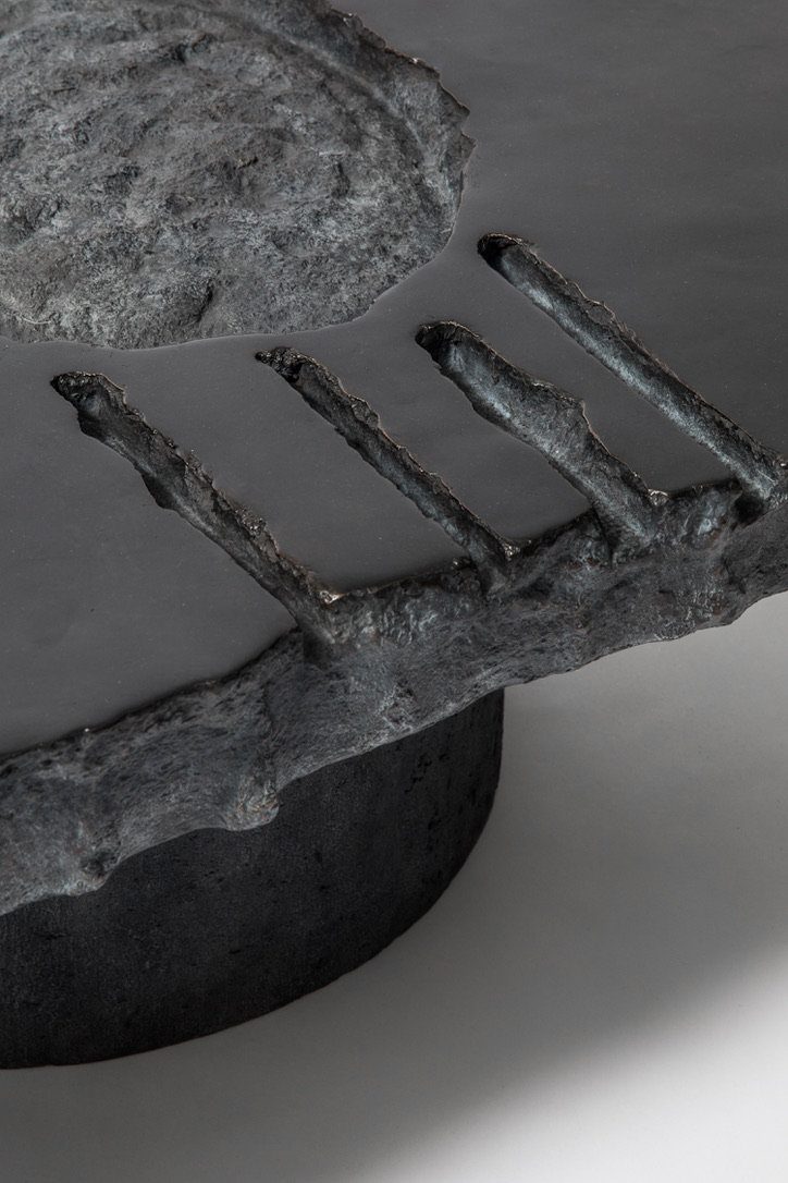 "Œil" coffee table