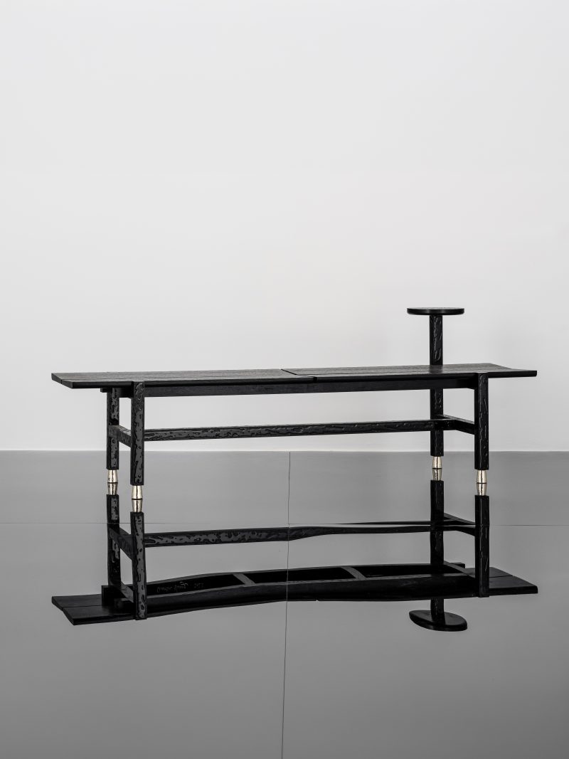 Bench 01