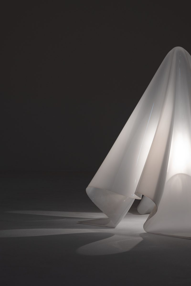 "Ghost" lamp