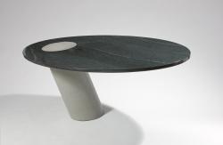 "Eccentrico" table