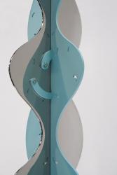 "Les Marcheuses II" totem